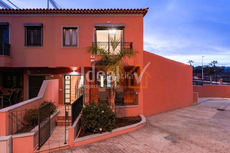 Foto 4d9a2f6d-2a92-4453-8a64-71d0fb156a30. Reihenhaus mit pool in Playa del Duque Adeje