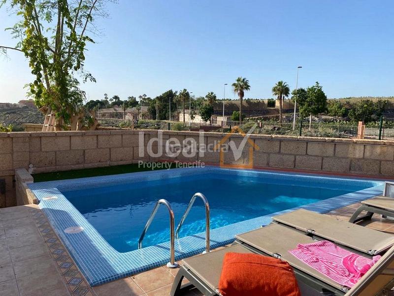 Foto 91ae2b2e-8fb0-4f27-b1d8-e5c7ec53e46f. Reihenhaus mit pool in Playa del Duque Adeje