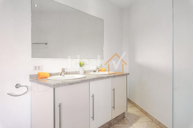 Foto bc0d49c1-f6f5-4ccb-8ac2-56d18fa15f3b. Reihenhaus mit pool in Playa del Duque Adeje