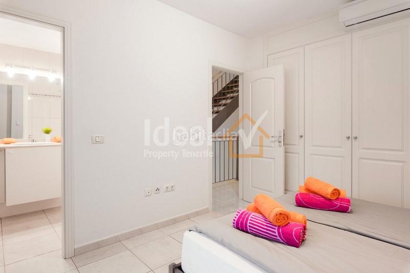 Foto e3def7d3-c383-4026-9393-7fa1304e48f8. Reihenhaus mit pool in Playa del Duque Adeje