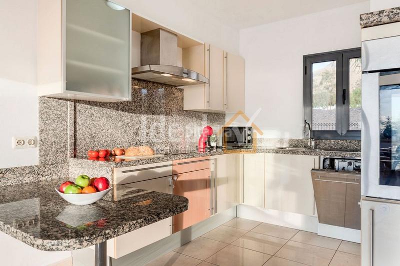 Foto f7641f32-bd1f-4666-88fc-a37ce42b21a5. Reihenhaus mit pool in Playa del Duque Adeje