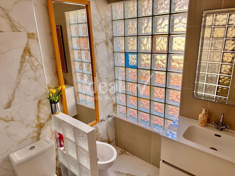 Foto f1fece5b-0547-4980-9286-b9aba0b66e4b. Chalet avec parking piscine dans Torviscas Centro y Alto Adeje