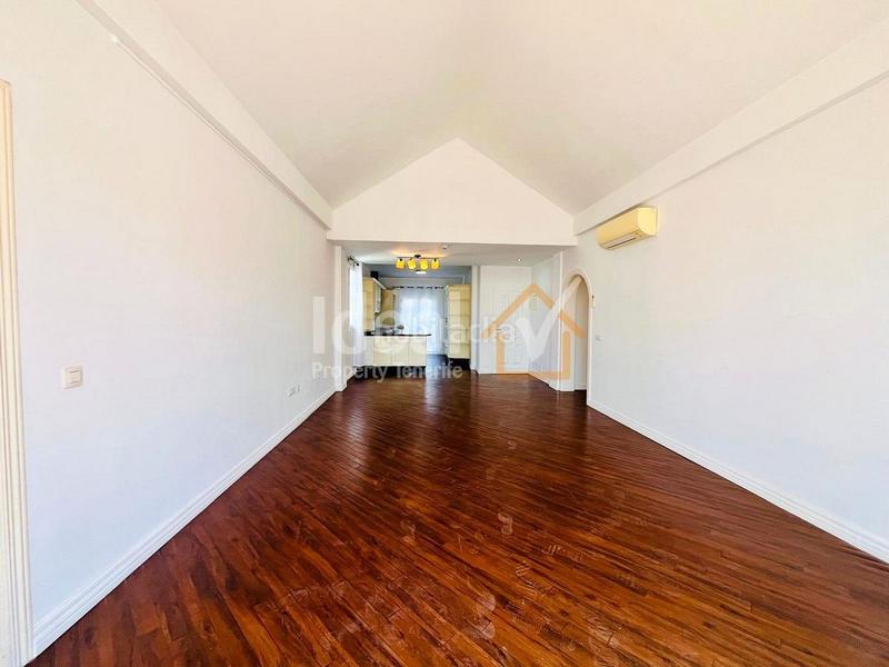 Foto 0a938329-9500-43d1-aa13-41b3ed970e82. Apartment with pool in Playa de Fañabé Adeje