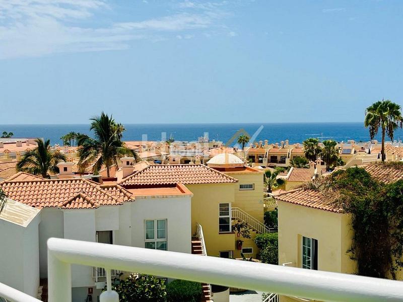 Foto 0dfe6569-9a47-4476-a402-1102efcf3f3d. Apartment with pool in Playa de Fañabé Adeje