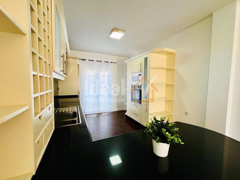 Foto 84e17da3-8641-403c-8329-b19f06cb92ac. Apartment with pool in Playa de Fañabé Adeje