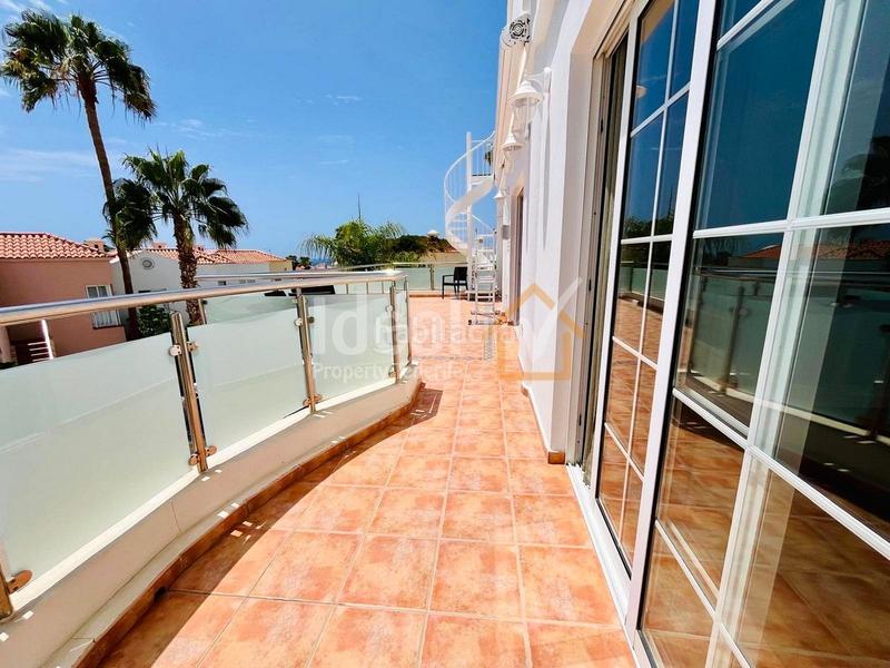 Foto cdb0c5db-49ec-4103-99fe-e1a616dcb37d. Apartment with pool in Playa de Fañabé Adeje