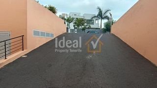 Aparcament cotxe a Los Cristianos. Se vende plaza de garaje en los cristianos