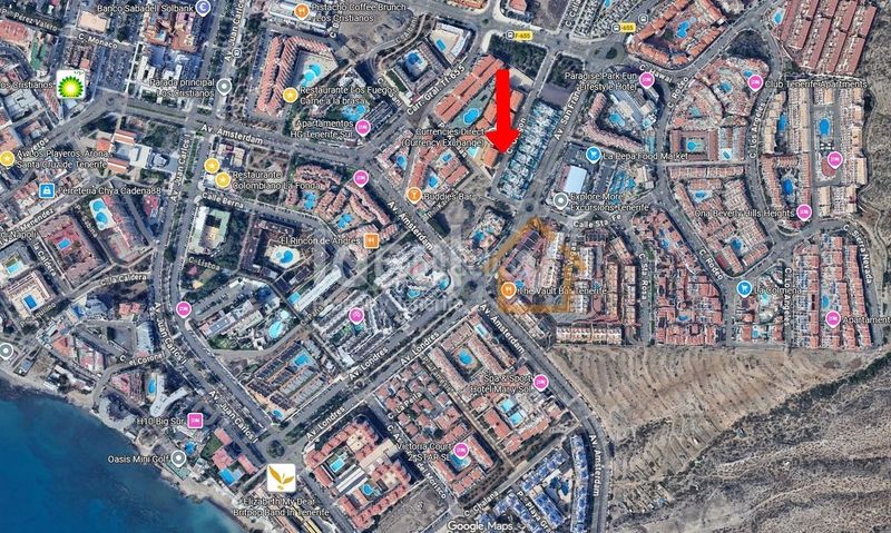 Foto aa7351f4-a7a6-4073-95a1-b2d7f7660da1. Aparcament cotxe a Los Cristianos Arona