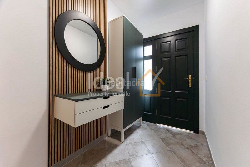 Foto b2e97046-37d5-459a-a218-ae6c5aebe0a3. Casa adossada amb aparcament piscina a Casco Urbano Adeje