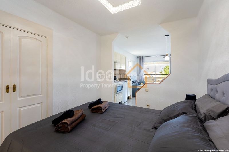 Foto aace9772-7079-49e2-ab3c-f8c7e1ed08d9. Estudi amb piscina a San Eugenio Bajo Adeje