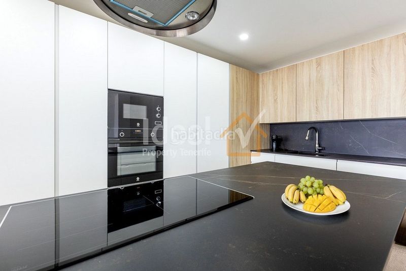 Foto 4cb09cbb-a01f-4526-bfdc-9f14d6f29b9c. Apartament amb aparcament piscina a Torviscas Centro y Alto Adeje