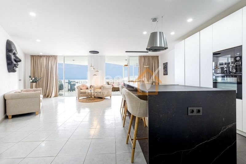 Foto 653b8def-6d80-4a6a-b215-633e723cf2b8. Apartament amb aparcament piscina a Torviscas Centro y Alto Adeje