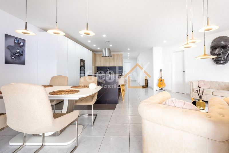 Foto a6715e7c-4079-4a24-92de-775e9607d873. Apartament amb aparcament piscina a Torviscas Centro y Alto Adeje