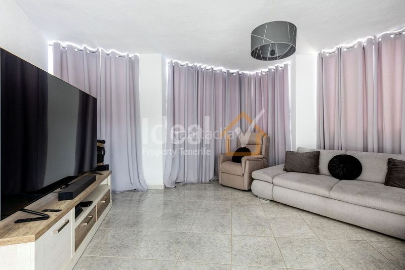 Foto cd6b8005-8fa9-481a-b598-84a37cfd9384. Apartament amb aparcament piscina a Torviscas Centro y Alto Adeje