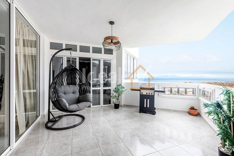 Foto f3f0a492-1d47-4178-bb02-be5ea139ec19. Apartament amb aparcament piscina a Torviscas Centro y Alto Adeje