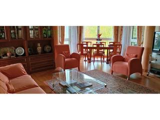 Etagenwohnung  Avenida don juan de borbon. Vivienda en juan de borbn.