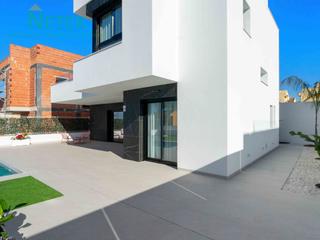 Maison à Calle agata 20. Exclusiva vivienda unifamiliar en rojalesalicante.