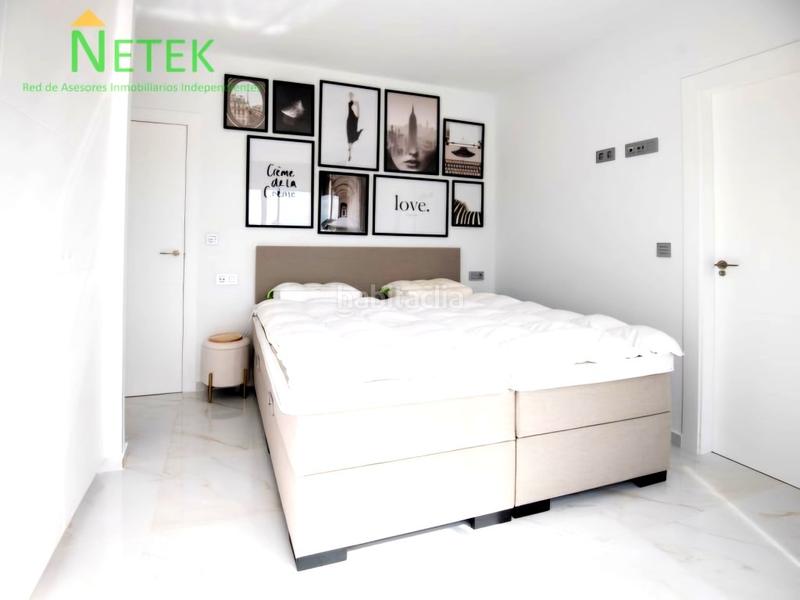 Foto db8a8eae-e242-4cf4-a7a6-e48da35dfd9f. Casa con parcheggio piscina in El Pinar de Campoverde Pilar de la Horadada