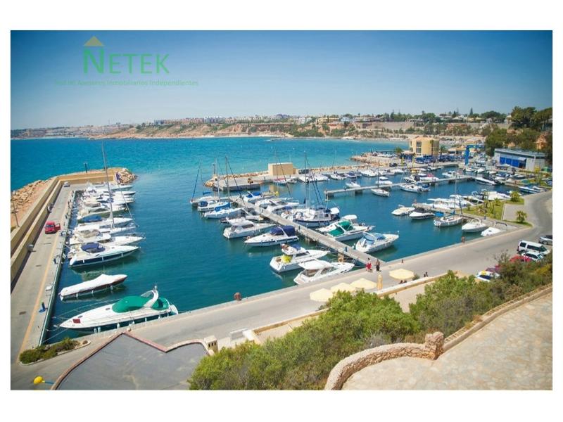 Foto 844ad352-711b-441f-8880-5d8d32428440. Casa in calle quilla la-Cabo Roig 22 in Cabo Roig Orihuela