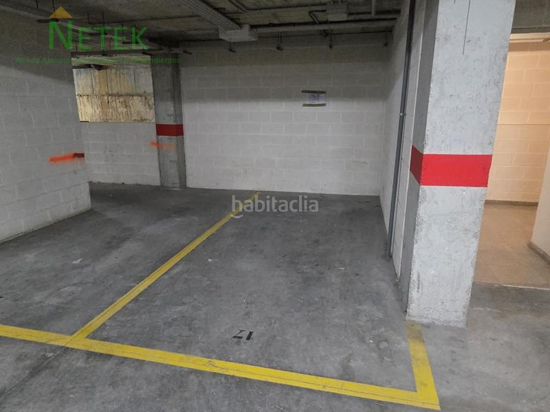 Foto a3a74f5a-4f2c-48ca-bdbd-cfb02a1b96c2. Location parking voiture dans Beniel