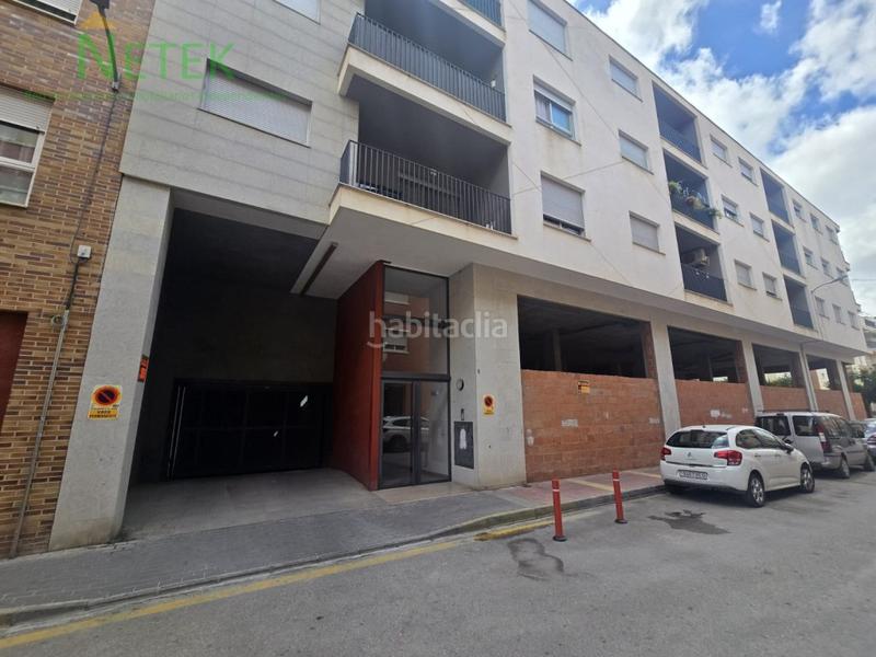 Foto ccce3904-7c82-4afd-a5dc-a24fd5e39ac8. Aparcament cotxe a Beniel