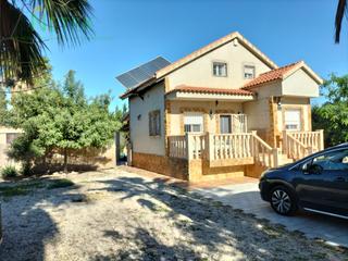 House  N/a. Casa con parcela