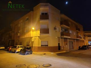 Appartement  Calle benito pérez galdós. Piso en buen estado, exterior, en zona tranquila y bien equipada