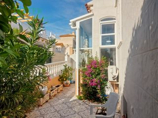 Casa adossada  Urbanizacion altos los. Chalet adosado en los altos torrevieja  solarium con vistas al m