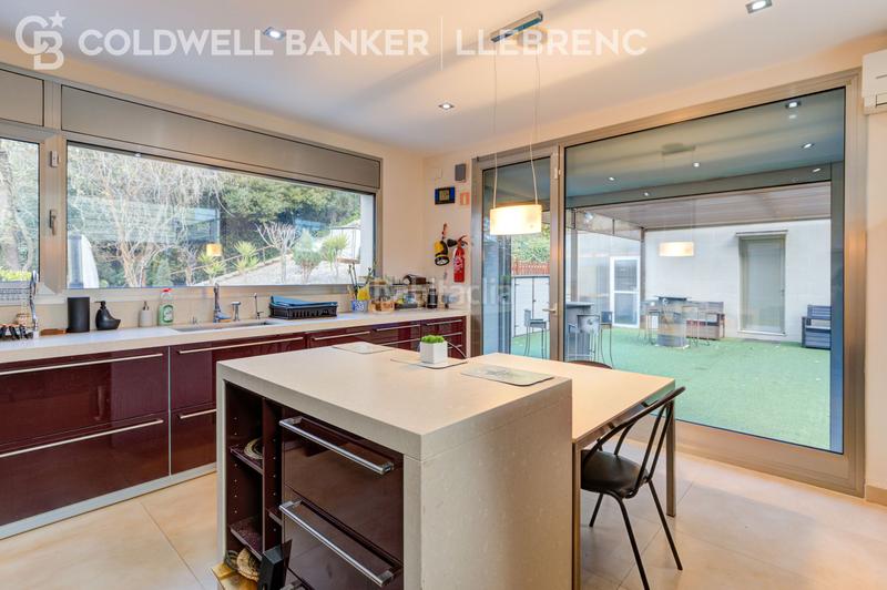 Foto 8c064e7d-cac2-4398-9974-54a7dde37640. Xalet amb calefacció aparcament piscina a Vallvidrera - Tibidabo - Les Planes Barcelona