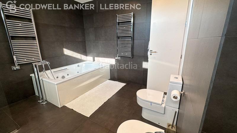 Foto ebee11c0-b47e-4d20-a1bd-e2d209dbae9a. Xalet amb calefacció aparcament piscina a Vallvidrera - Tibidabo - Les Planes Barcelona