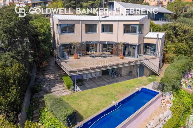 Foto d0636879-d455-48fa-94dd-15c074403bf1. Casa amb xemeneia aparcament piscina a Vallvidrera - Tibidabo - Les Planes Barcelona