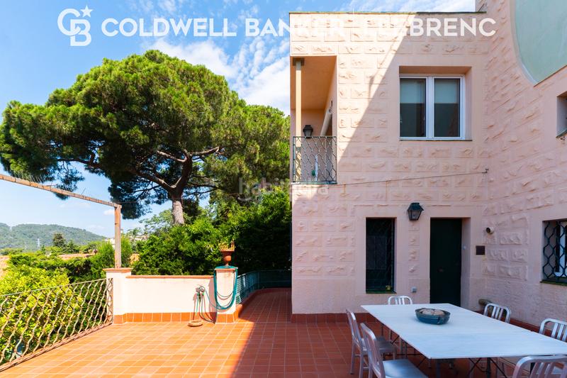 Foto 22e00ff6-a853-4cf7-ba4b-108a5318eeff. Casa amb xemeneia calefacció aparcament piscina a Barcelona