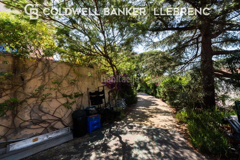 Foto 5f3f4b8d-b173-46ff-803d-0ea8e1f434c4. Casa amb xemeneia calefacció aparcament piscina a Barcelona