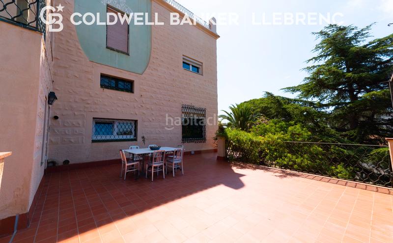 Foto 99ac9852-88b2-47c1-9c10-465bf25c4147. Casa amb xemeneia calefacció aparcament piscina a Barcelona