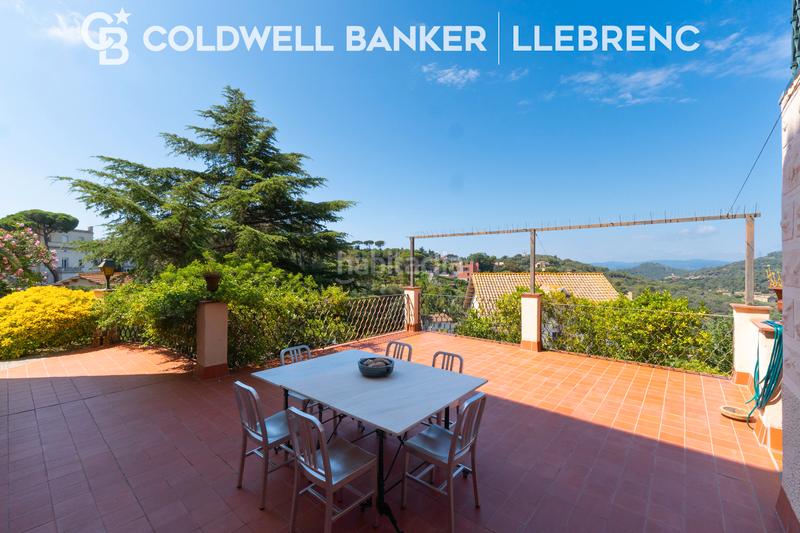 Foto 9fe72a4b-8495-4d35-8627-6c6b05fd9285. Casa amb xemeneia calefacció aparcament piscina a Barcelona