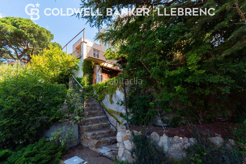 Foto b0a1f80e-7868-45a5-881f-e1d8f6d7f7a3. Casa amb xemeneia calefacció aparcament piscina a Barcelona