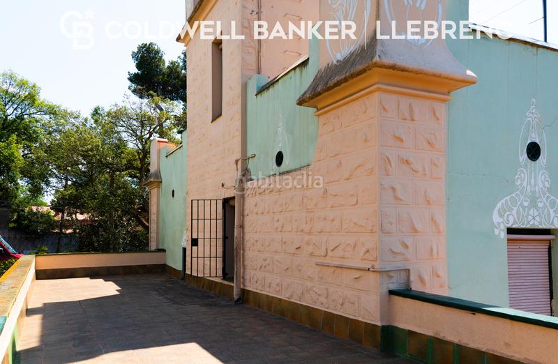 Foto d55981c2-c98c-4084-a386-c01970d775fb. Casa amb xemeneia calefacció aparcament piscina a Barcelona