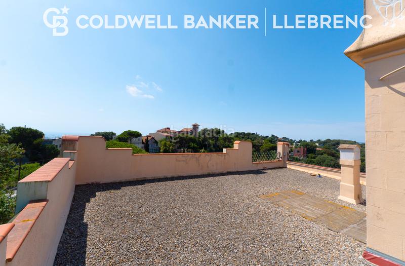 Foto fec7807d-c445-47fa-ad63-a5d928ee0c90. Casa amb xemeneia calefacció aparcament piscina a Barcelona