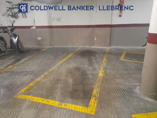 Car parking in Carrer de Gomis