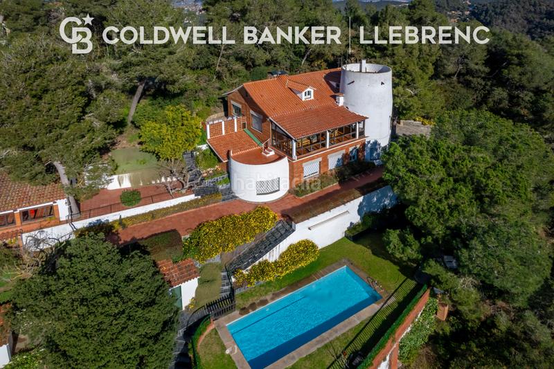 Foto 1def9150-92be-43d1-ae58-fb2c4a4f2469. Casa amb xemeneia calefacció aparcament piscina a Barcelona