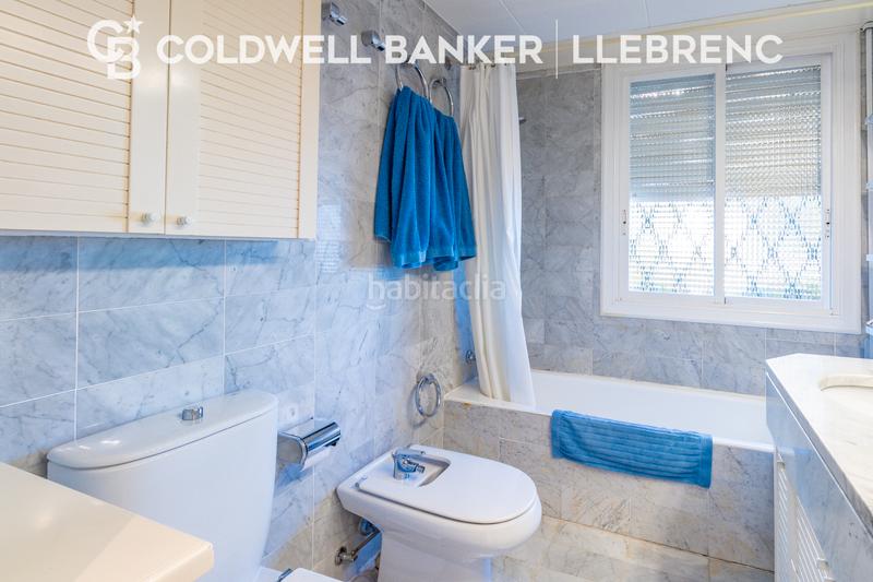 Foto f8e7e3f6-284f-424b-a258-ac6cd06258e8. Casa amb xemeneia calefacció aparcament piscina a Barcelona