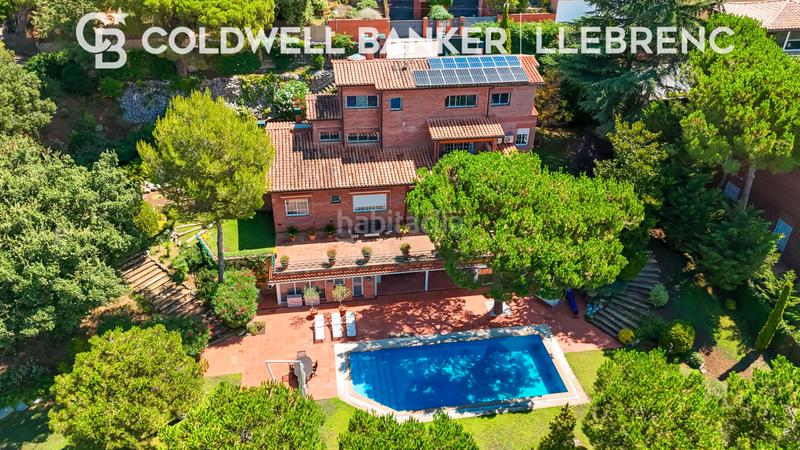 Foto 0530acda-dea3-44e4-aa98-89a2ad165cec. Casa con camino riscaldamento parcheggio piscina in Barcelona