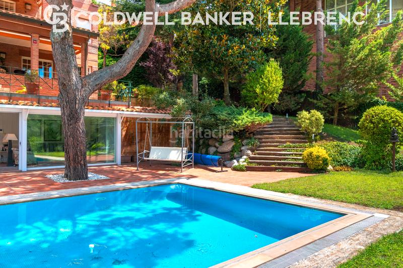 Foto 2fc1d47b-5805-4af3-b2dd-bcba7bae9e90. Casa con camino riscaldamento parcheggio piscina in Barcelona