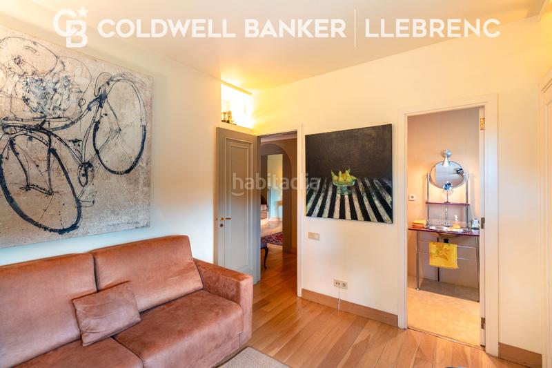 Foto 47e137e6-6694-4143-bef3-aebc7c7968f3. Casa con camino riscaldamento parcheggio piscina in Barcelona