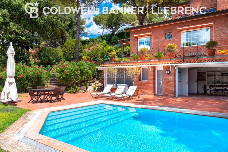 Foto 665ed51e-7e6a-45b2-bb4f-52d8b4b380ba. Casa con camino riscaldamento parcheggio piscina in Barcelona