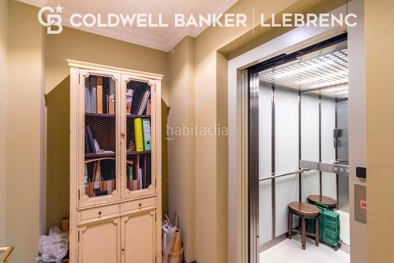 Foto 727d624e-3dc3-4c38-a12b-4eac8b9cc786. Casa con camino riscaldamento parcheggio piscina in Barcelona