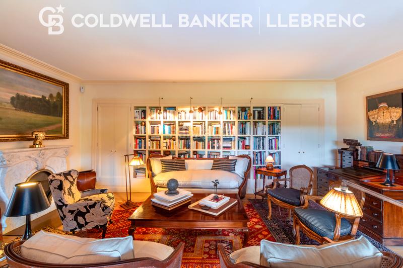 Foto 7a76fb74-b36c-4012-a411-fe77e3274b2f. Casa con camino riscaldamento parcheggio piscina in Barcelona