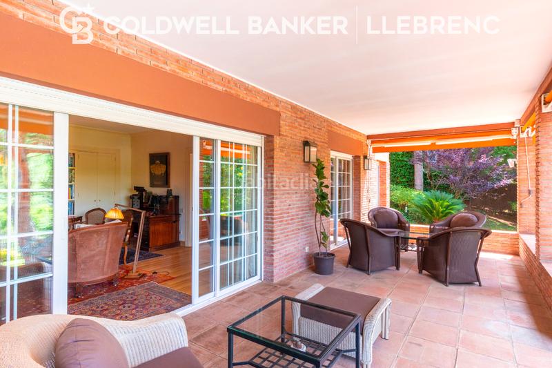 Foto 8620bc48-8aa2-4f4d-bcd4-9d376281b415. Casa con camino riscaldamento parcheggio piscina in Barcelona