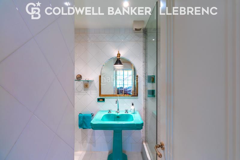 Foto 99e64bec-2d46-41ce-b9ba-afe0886a2aaf. Casa con camino riscaldamento parcheggio piscina in Barcelona