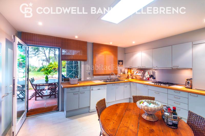 Foto a1bb2aff-2abd-4e2a-baa9-f6db7379d787. Casa con camino riscaldamento parcheggio piscina in Barcelona